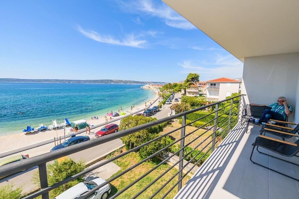Stunning Beachfront With Roof Terrace Lägenhet Kaštela